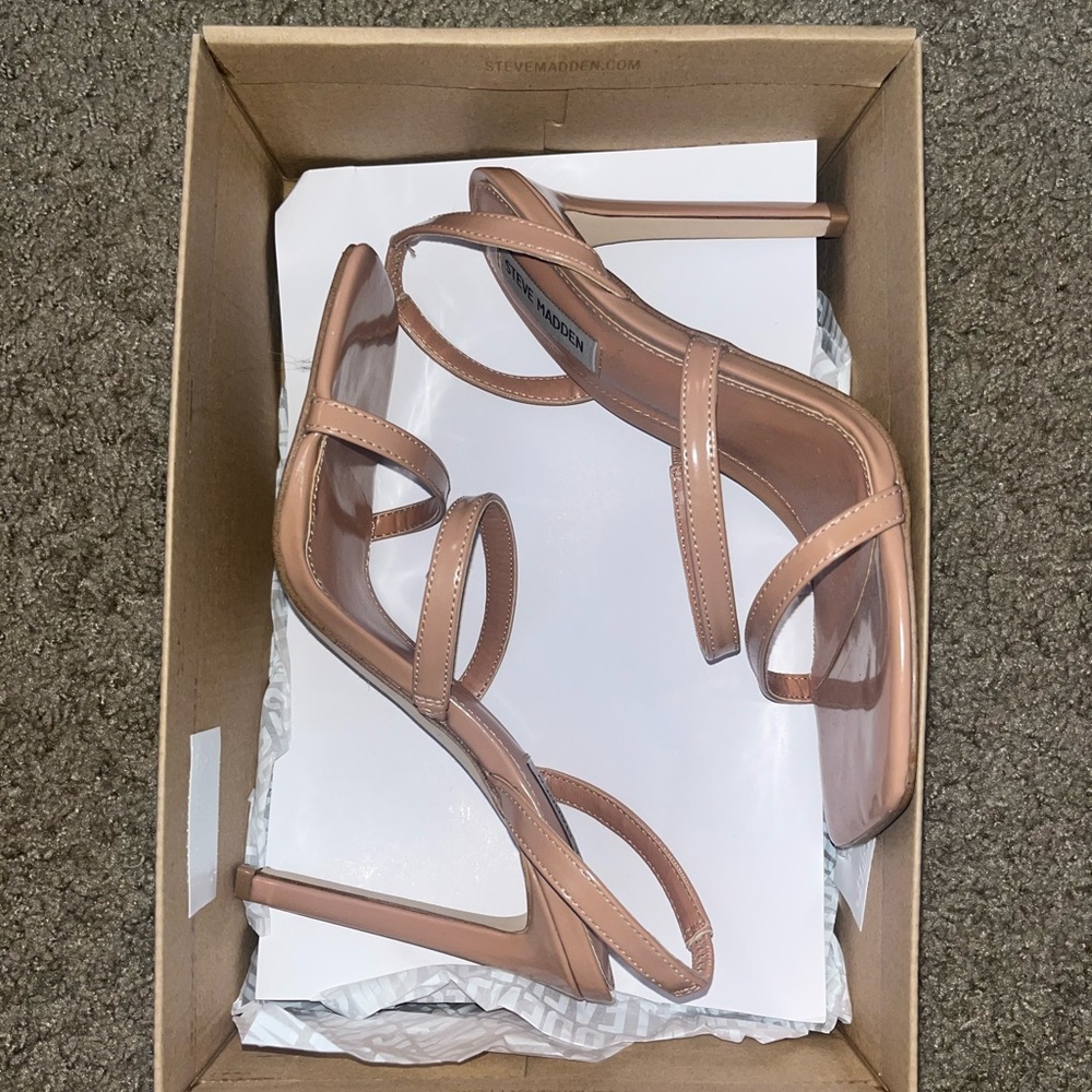 Steve Madden nude heels